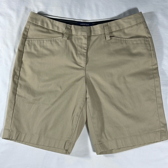 Lands' End womens khaki flat front 8.5" inseam Bermuda shorts - size 6P - Picture 2 of 9